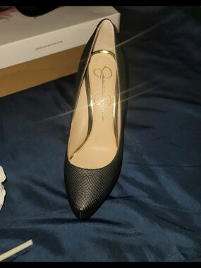 Jessica Simpson Black Pointed Toe Pump